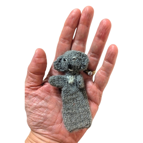 Hand Knitted Vintage wool Koala finger puppet. NWOT Gift!🐨🐨❤️ - Picture 2 of 16